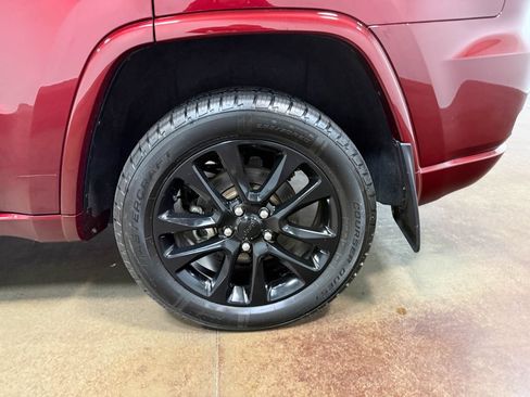 Used 2022 Jeep Grand Cherokee Laredo X AWD/4WD image 89