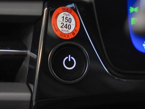 Used 2025 Porsche Macan 4S Electric image 26