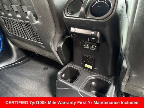 Used 2022 Jeep Wrangler Unlimited Rubicon AWD/4WD image 13