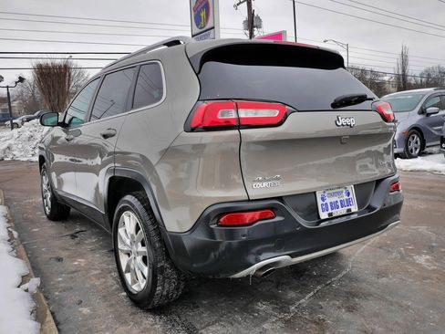 Used 2018 Jeep Cherokee Limited image 5