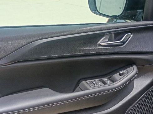 Used 2025 Jeep Grand Cherokee L Altitude RWD image 9