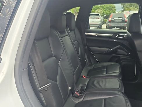 Used 2014 Porsche Cayenne image 35