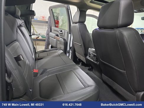 Used 2023 GMC Sierra 2500 Denali w/ Denali Ultimate Package image 11