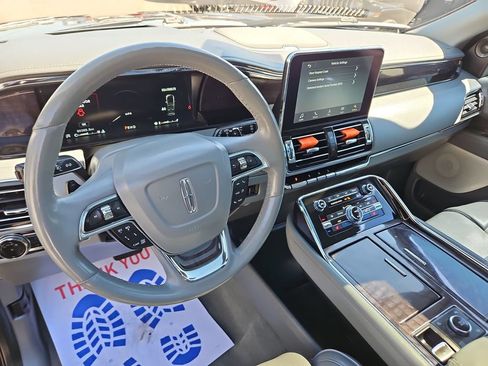 Used 2019 Lincoln Navigator L Reserve AWD/4WD image 12