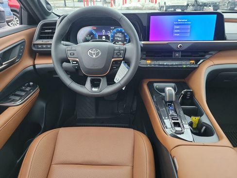 New 2025 Toyota Crown Signia image 10