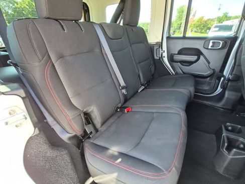 Used 2023 Jeep Wrangler Unlimited Rubicon AWD/4WD image 33