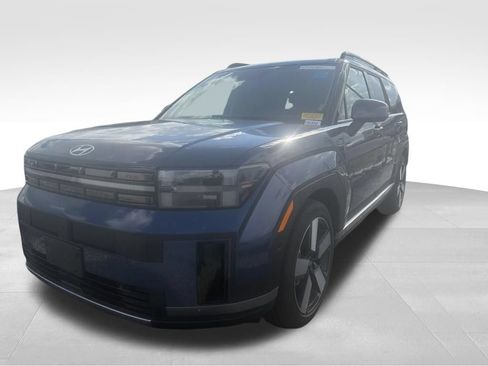 Used 2025 Hyundai Santa Fe Limited FWD image 11
