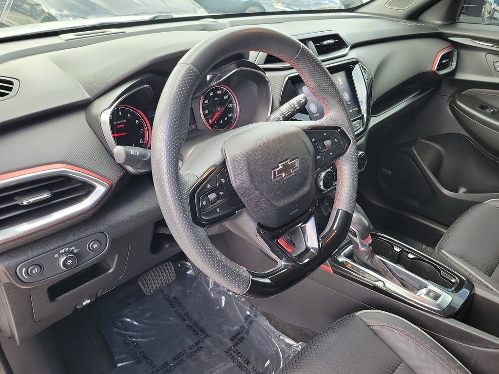Used 2021 Chevrolet TrailBlazer RS w/ Sun and Liftgate Package FWD image 19