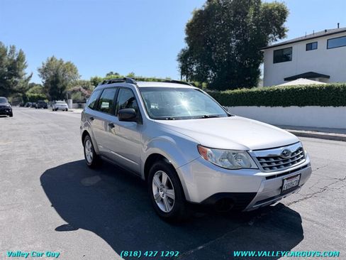 Used 2012 Subaru Forester 2.5X w/ Alloy Wheel Pkg AWD/4WD image 3