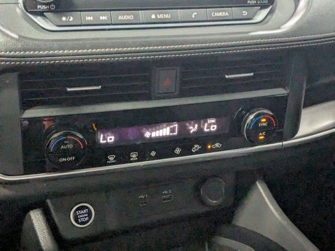 Used 2023 Nissan Rogue SV AWD/4WD image 16