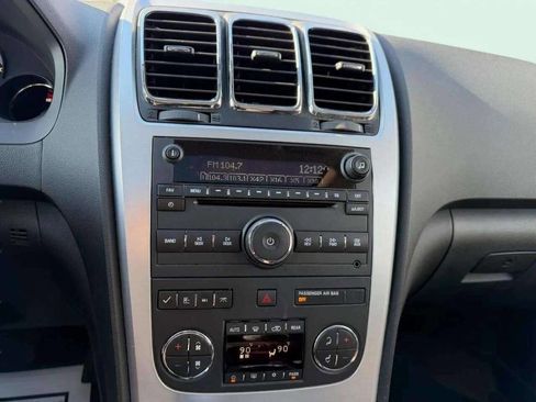 Used 2011 GMC Acadia SLT image 24