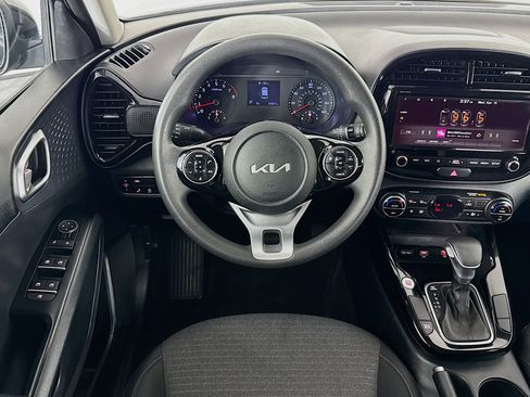 Used 2022 Kia Soul S image 16
