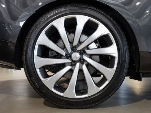 Used 2025 Land Rover Range Rover Autobiography image 19