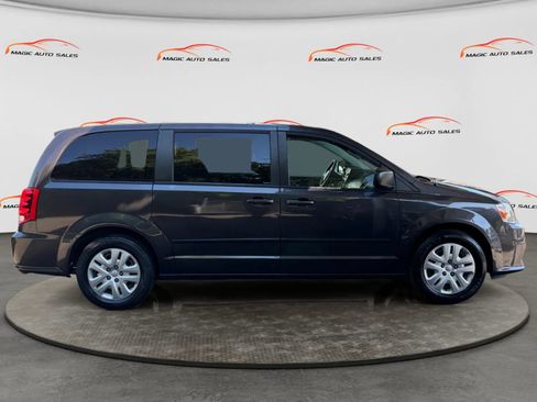 Used 2016 Dodge Grand Caravan SE w/ Quick Order Package 29E SE FWD image 6