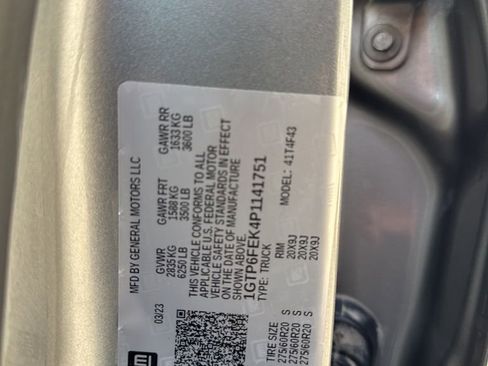 Used 2023 GMC Canyon Denali image 32