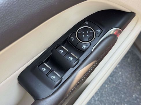 Used 2019 Lincoln MKC Select w/ Select Plus Package AWD/4WD image 14
