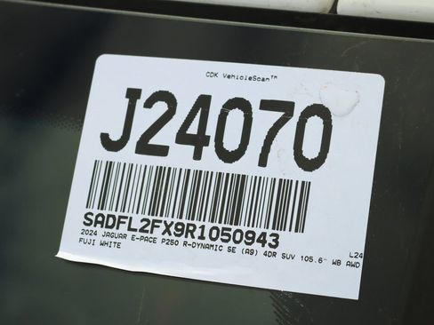 Certified 2024 Jaguar E-PACE R-Dynamic SE image 31