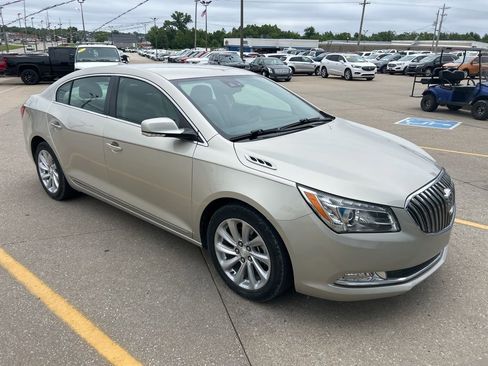 Used 2016 Buick LaCrosse Leather w/ Experience Buick Package FWD image 2