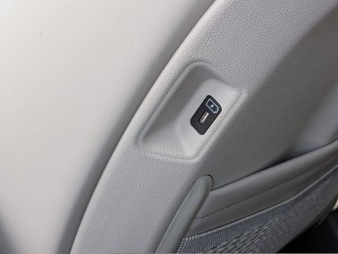 New 2026 Kia Sorento S FWD image 18