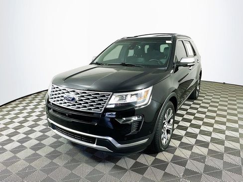 Used 2019 Ford Explorer Platinum AWD/4WD image 4