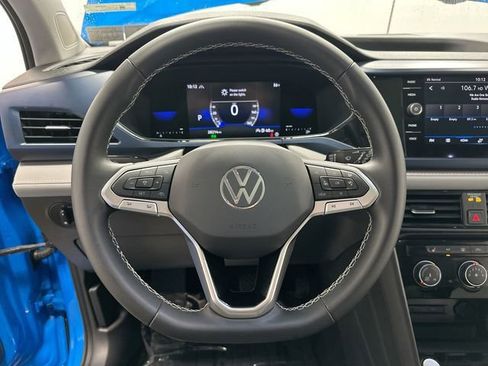 Used 2023 Volkswagen Taos SE w/ Panoramic Sunroof Package AWD/4WD image 8