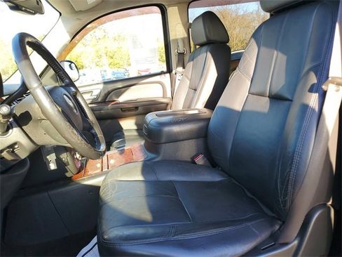 Used 2007 Chevrolet Suburban LTZ w/ LTZ Preferred Equipment Group image 26