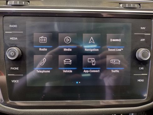 Used 2018 Volkswagen Tiguan SEL AWD/4WD image 31