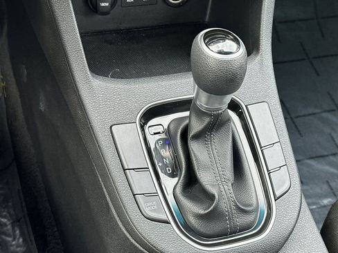 Used 2018 Hyundai Elantra GT image 21