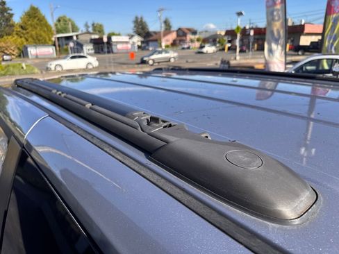 Used 2015 Chrysler Town & Country Touring FWD image 26