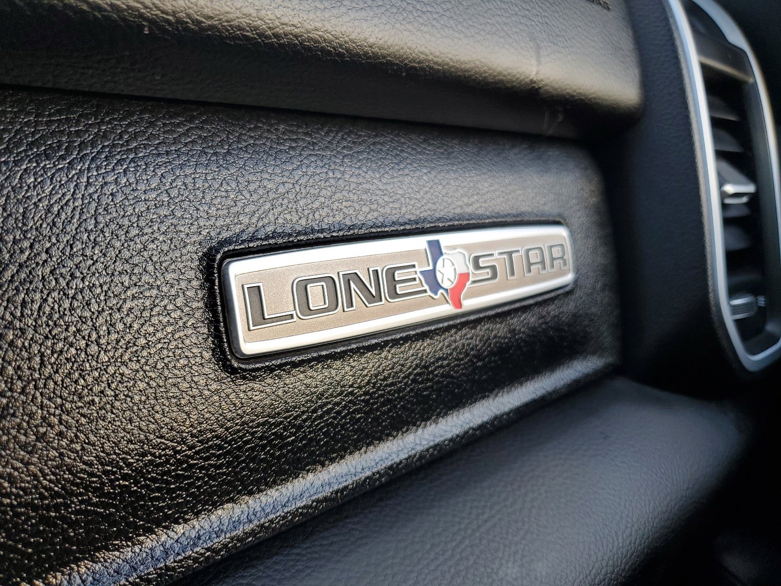 Used 2019 RAM 1500 Big Horn RWD image 31