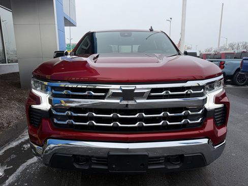 Used 2023 Chevrolet Silverado 1500 LT w/ Leather Package image 3
