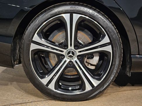 Used 2025 Mercedes-Benz C 300 Sedan image 17