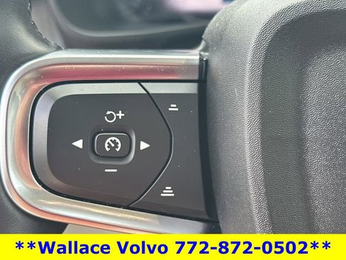 Used 2023 Volvo XC40 B5 Plus w/ Protection Package Premier AWD/4WD image 23