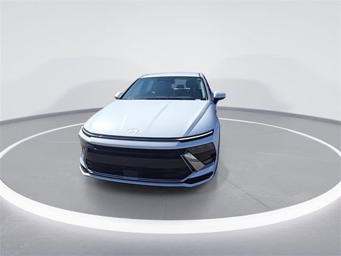 New 2025 Hyundai Sonata SEL image 3