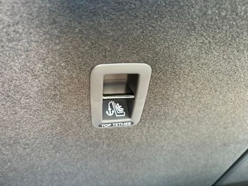 New 2026 Volkswagen Tiguan SE image 36