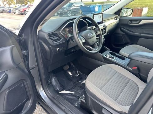 Used 2022 Ford Escape SE image 28