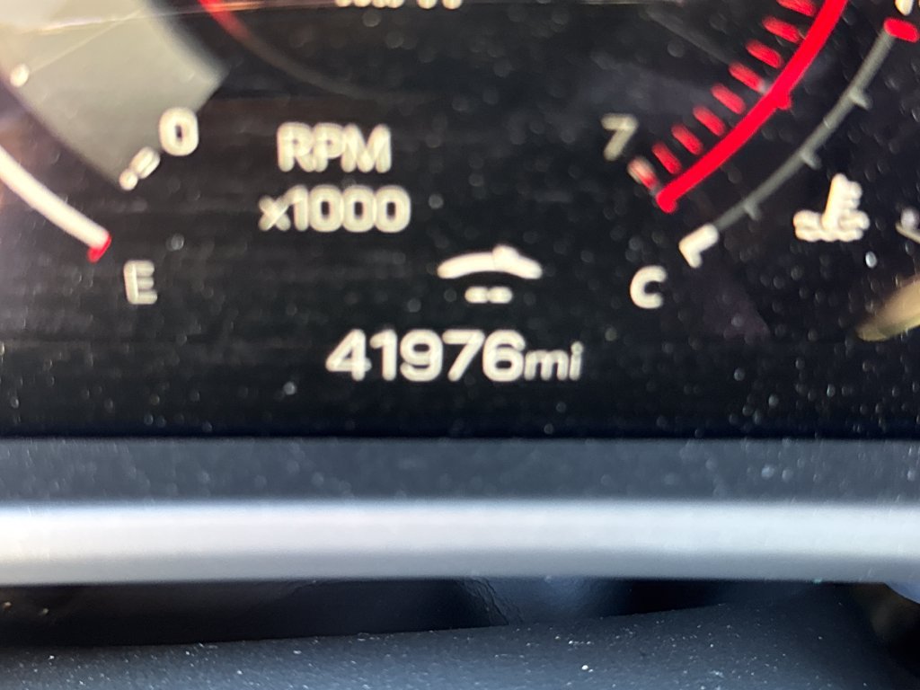 Used 2025 GMC Acadia Elevation FWD image 23