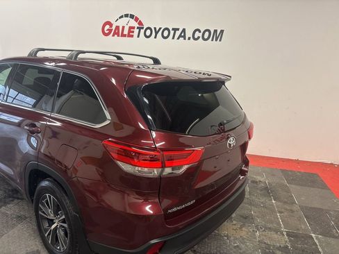 Used 2017 Toyota Highlander LE image 10