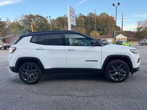 New 2026 Jeep Compass Limited image 10