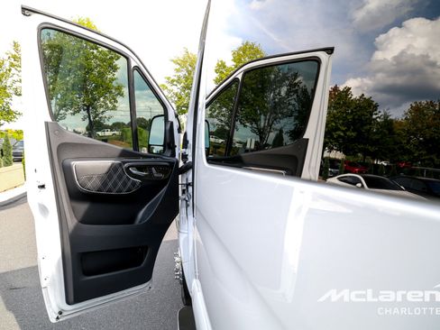 Used 2023 Mercedes-Benz Sprinter 3500 image 10