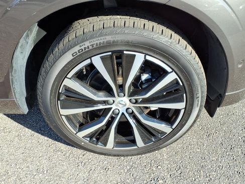 Certified 2025 Volvo XC60 B5 Plus AWD/4WD image 11