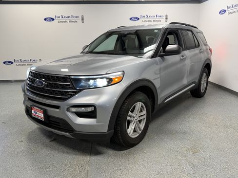 Used 2023 Ford Explorer XLT w/ Equipment Group 202A image 3