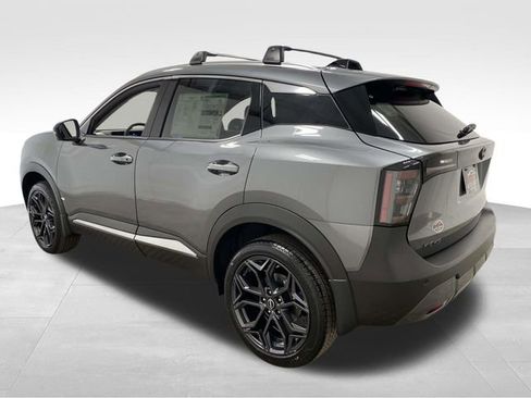 New 2026 Nissan Kicks SR w/ Cold Weather Package FWD image 4