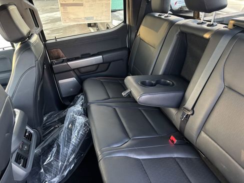 New 2026 Ford F250 Lariat w/ Black Appearance Package image 44