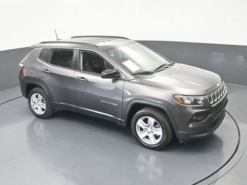 Used 2022 Jeep Compass Latitude image 54