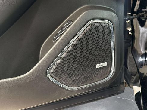 Used 2019 Chevrolet Suburban Premier w/ Premier Plus Edition AWD/4WD image 17