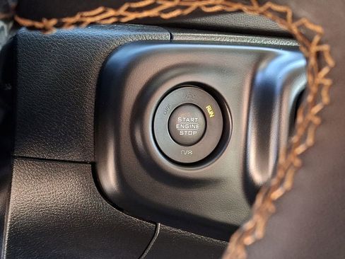 Used 2023 Jeep Gladiator Overland image 22