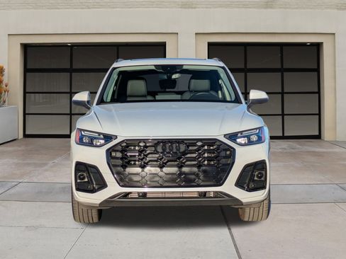 Used 2023 Audi Q5 e Premium Plus w/ Premium Plus Package image 6