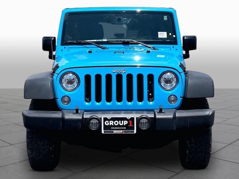 Used 2017 Jeep Wrangler Unlimited Rubicon w/ Connectivity Group AWD/4WD image 4