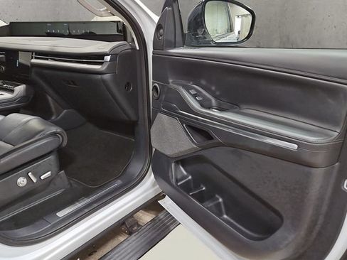 Used 2025 Lincoln Navigator L Reserve AWD/4WD image 23